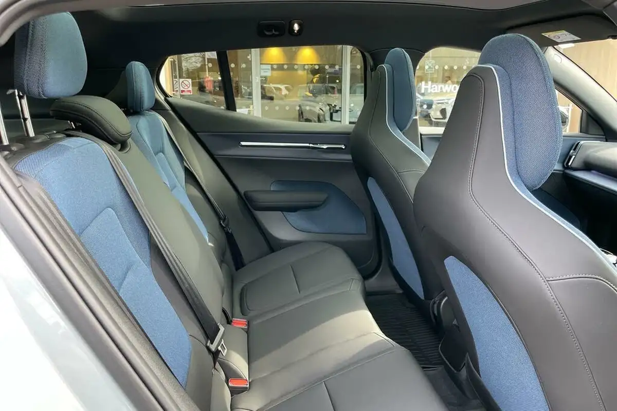 2024-volvo-ex30-e-single-motor-ultra-big-21