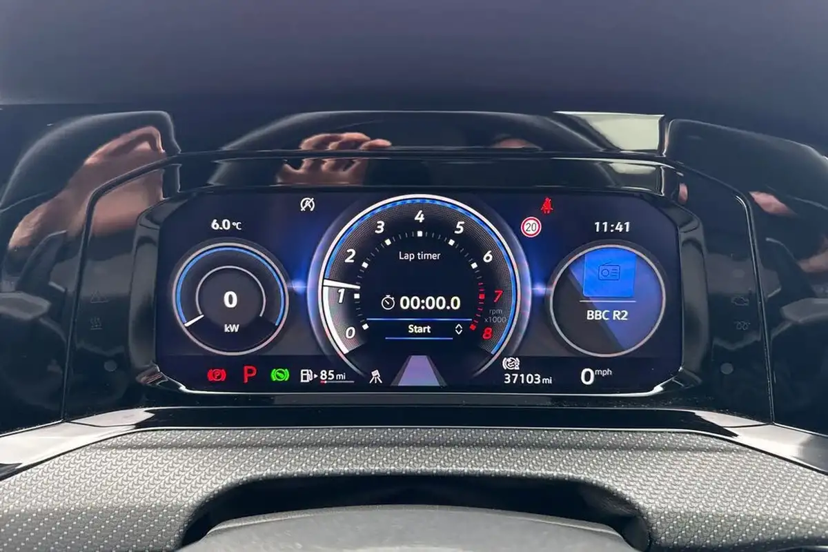 2021-volkswagen-golf-20-tsi-r-hatchback-big-45