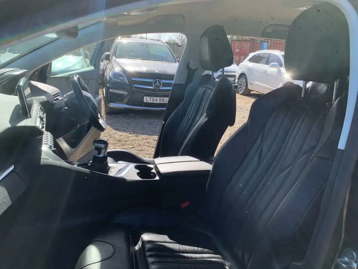 2020-peugeot-5008-suv-15-bluehdi-allure-big-38