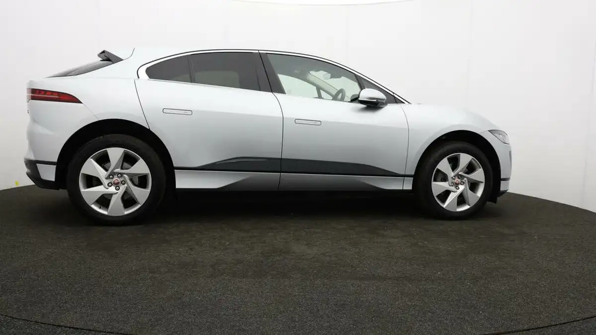 2021-jaguar-i-pace-ev400-se-big-30