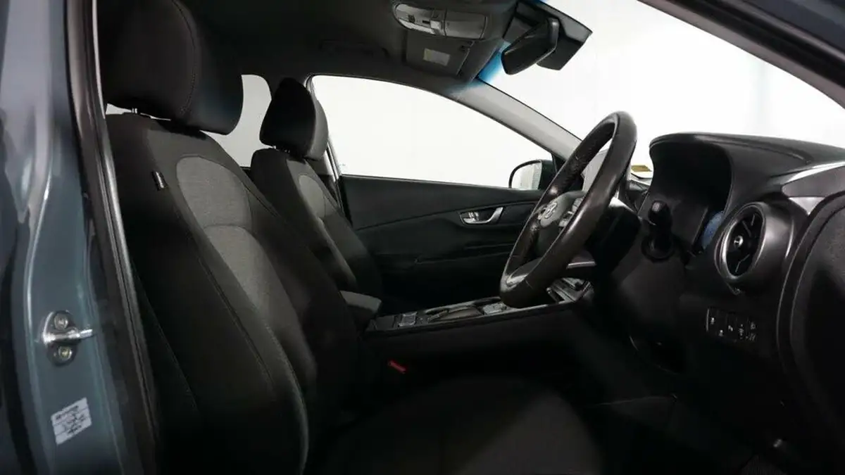 2023-hyundai-kona-e-premium-136ps-39kwh-big-8