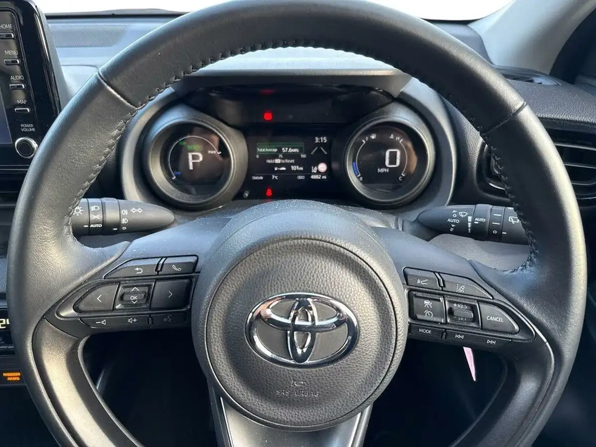2022-toyota-yaris-15-vvt-i-design-big-12