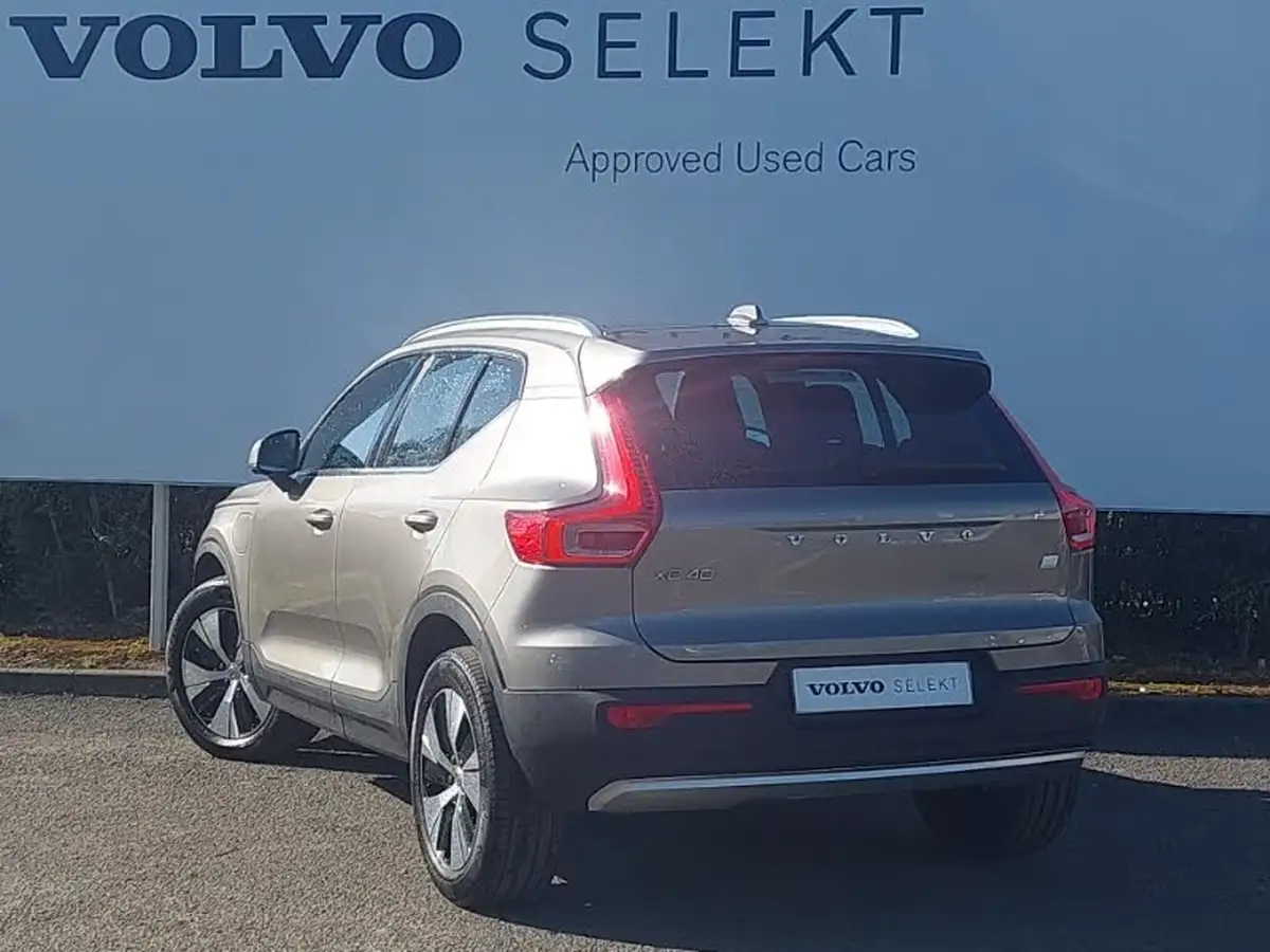2022-volvo-xc40-15-t4-inscription-expression-big-1