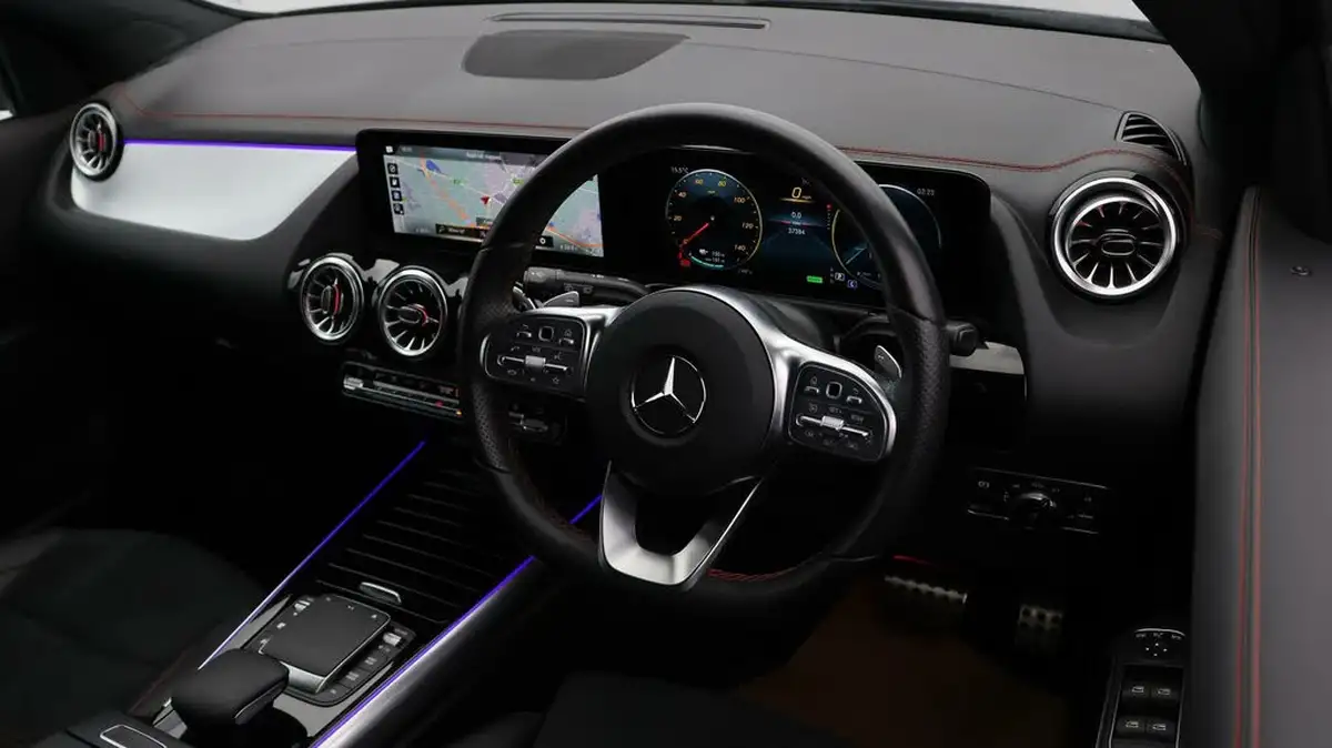 2022-mercedes-benz-eqa-e-eqa-250-amg-line-big-1