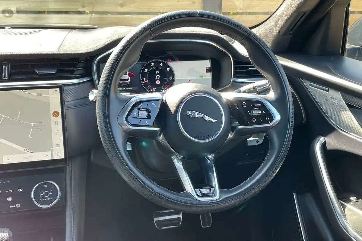 2022-jaguar-f-pace-50-v8-p550-svr-big-33