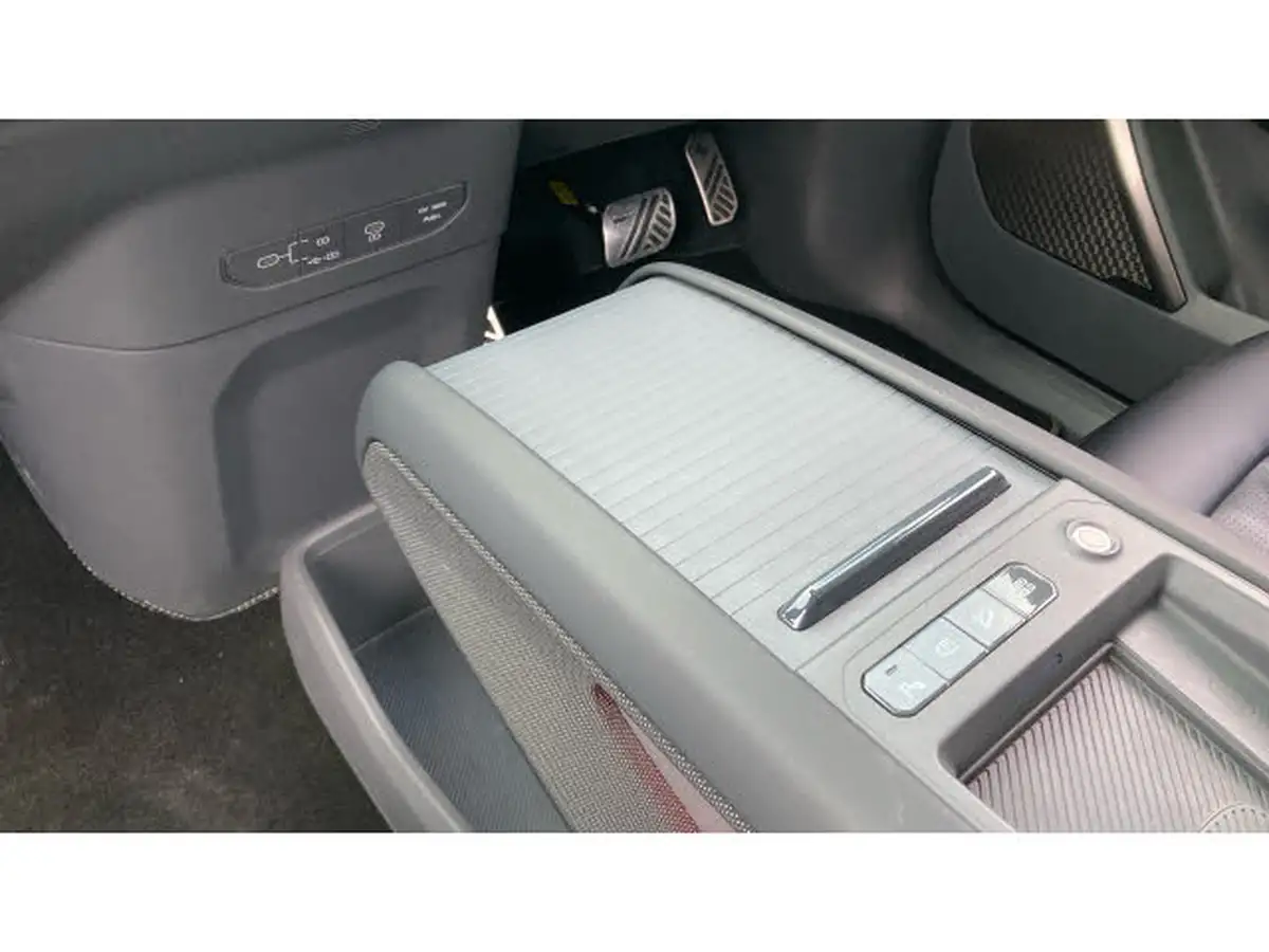 2024-kia-ev9-e-gt-line-s-7-big-12