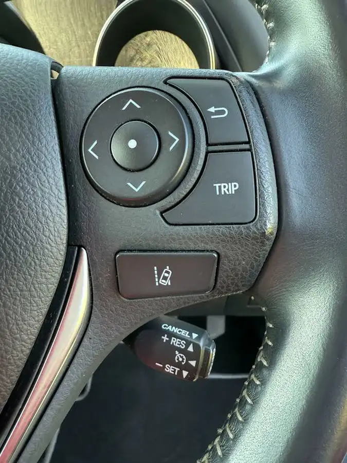 2018-toyota-auris-18-vvt-i-hsd-icon-hatchback-big-11