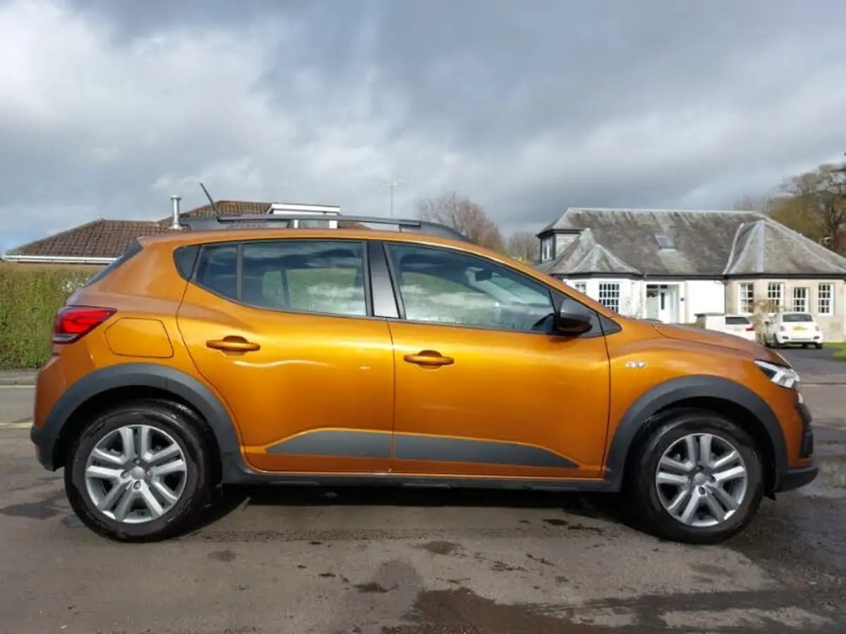 2024-dacia-sandero-stepway-10-tce-expression-100bhp-bi-fuel-big-3