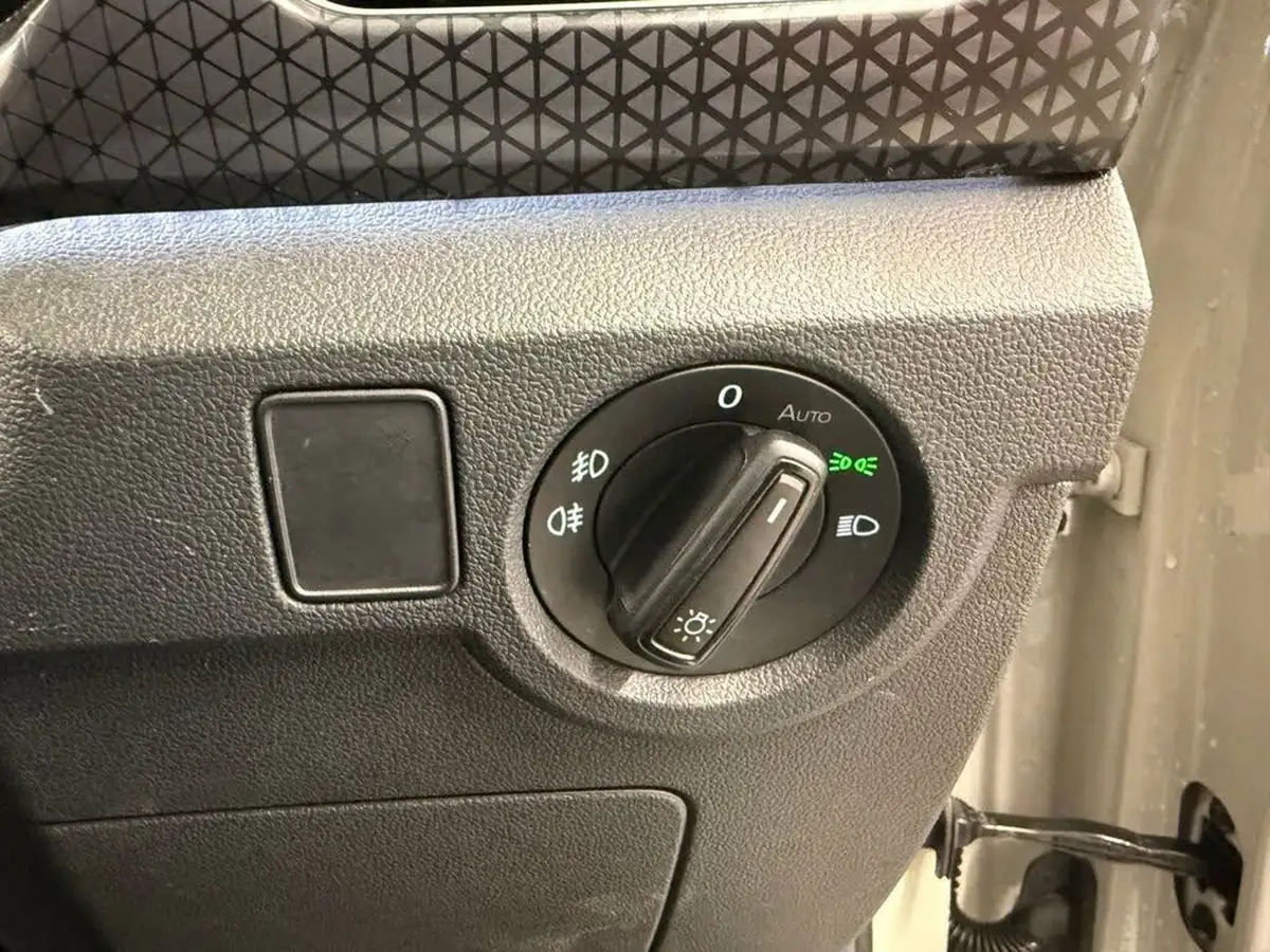 2022-volkswagen-t-cross-10-tsi-sel-dsg-big-35