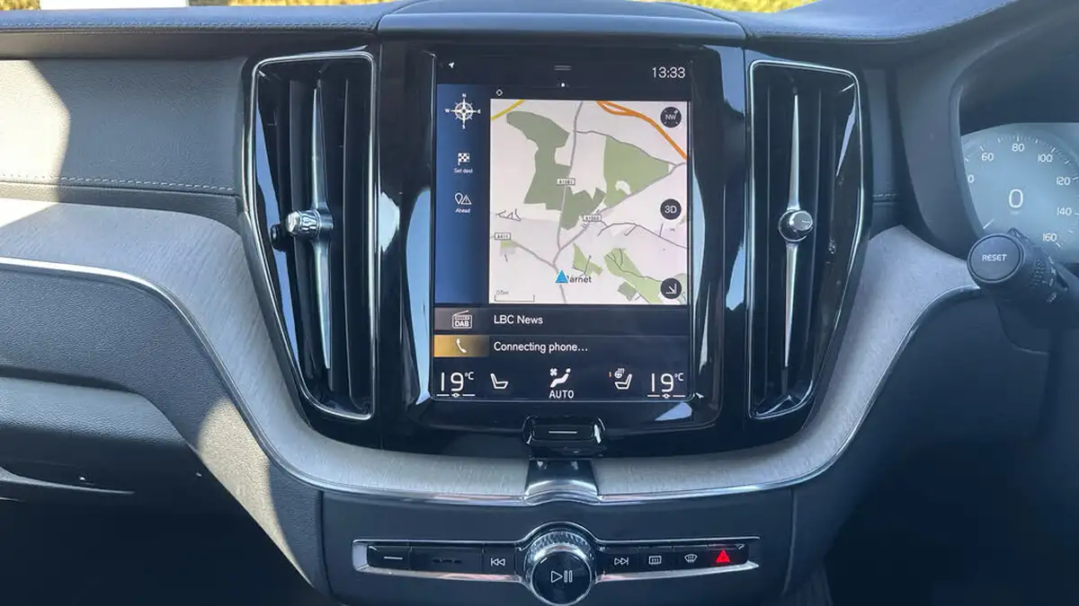 2019-volvo-xc60-20td-b5-inscription-big-13