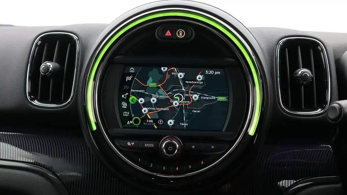 2019-mini-countryman-15-cooper-exclusive-big-11