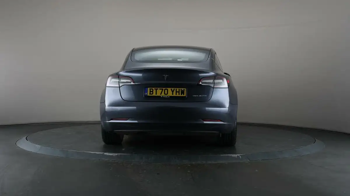 2020-tesla-model-3-e-long-range-big-6