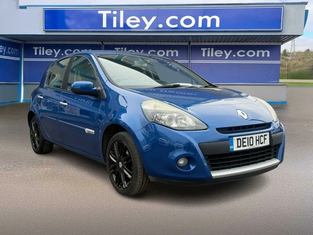 2010-renault-clio-16-initiale-tomtom-big-0