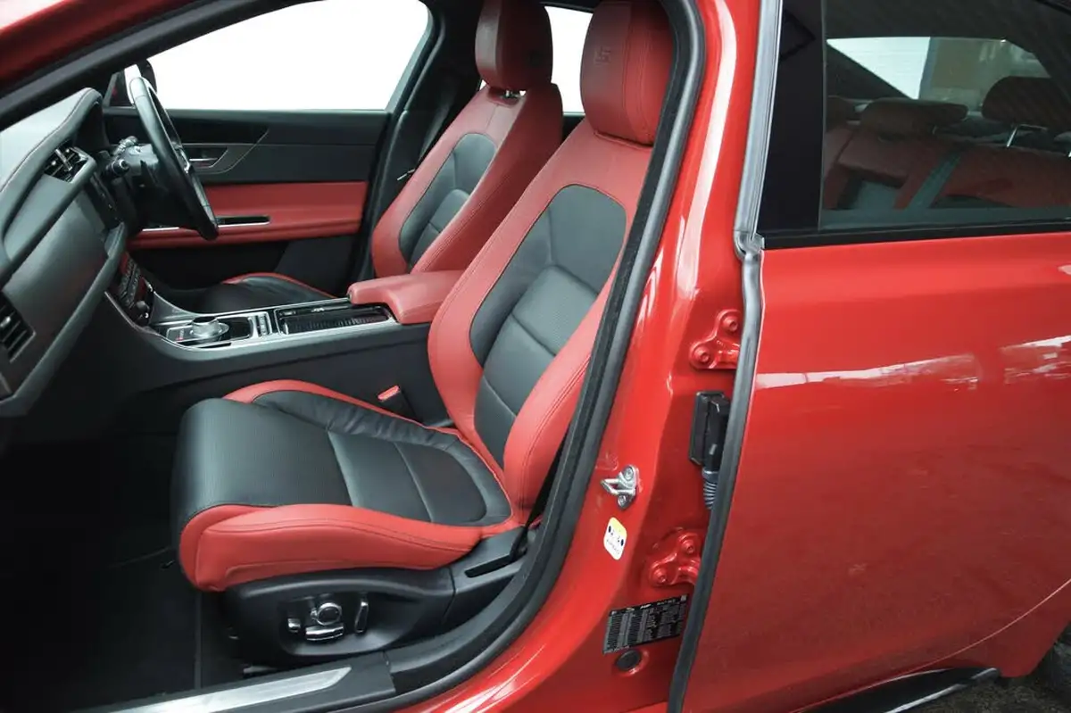 2016-jaguar-xf-30td-s-big-8