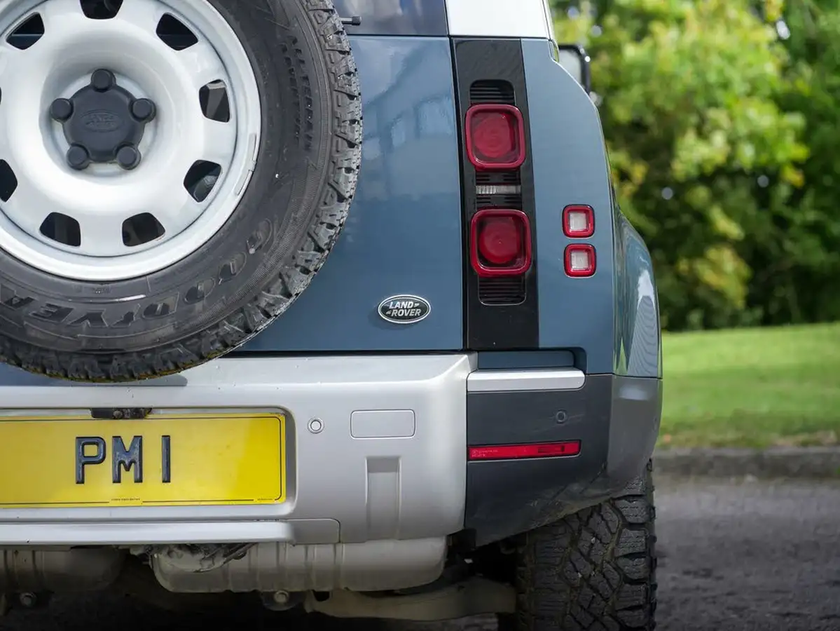 2021-land-rover-90-defender-30-d200-hard-top-standard-90-big-40
