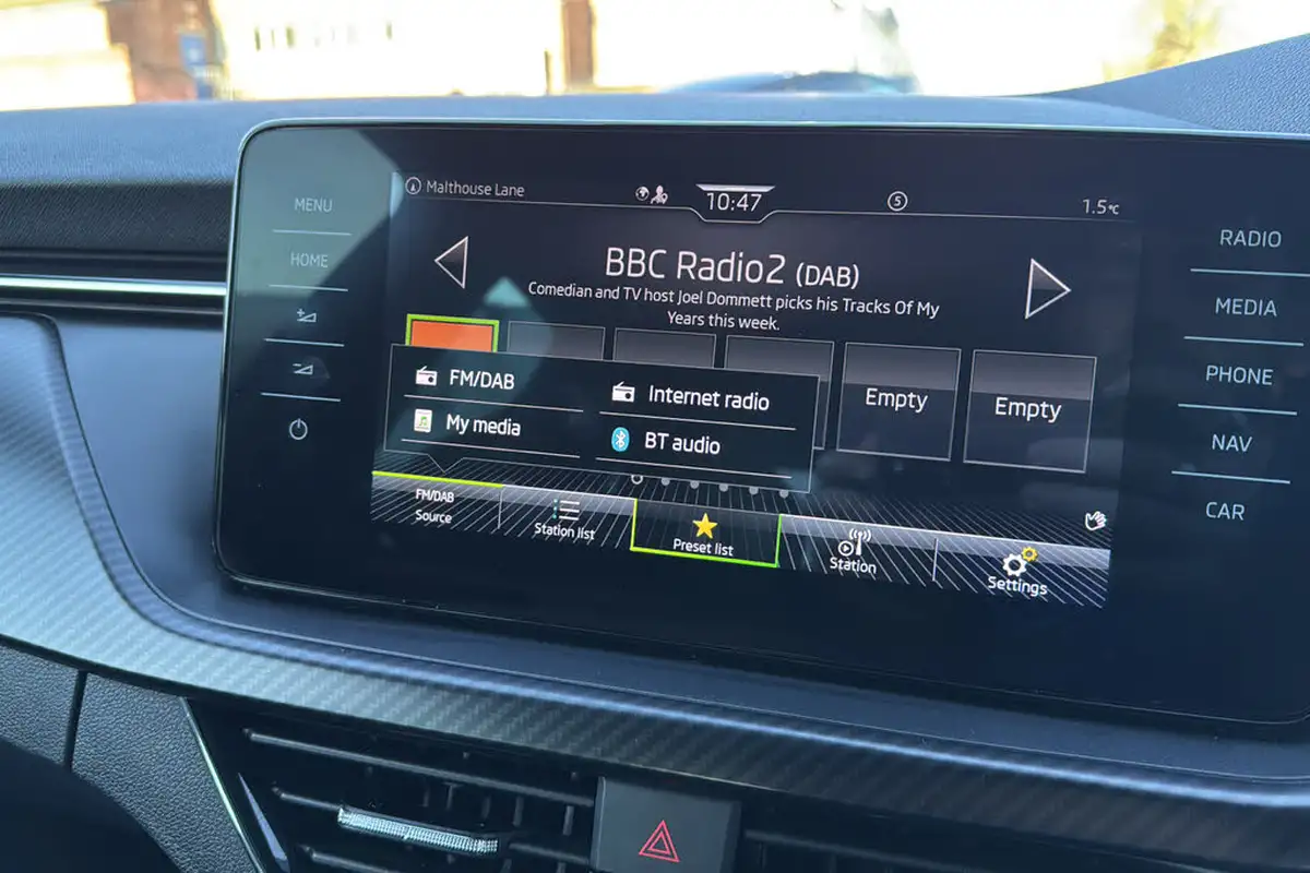 2021-skoda-kamiq-10-tsi-monte-carlo-109ps-big-19