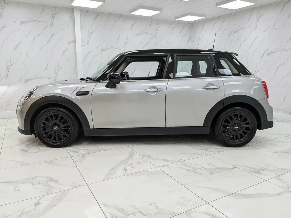 2023-mini-cooper-15-cooper-classic-premium-auto-hatchback-5d-auto-big-9