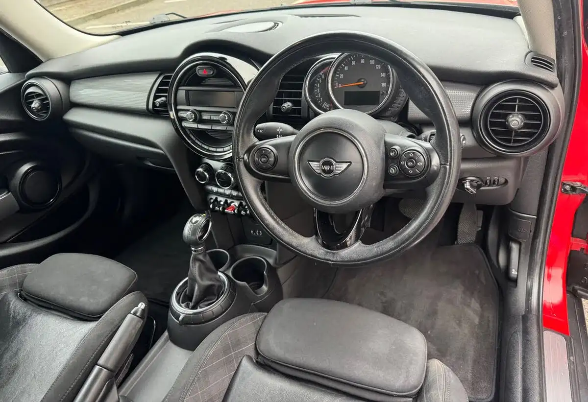2015-mini-cooper-15-cooper-5d-auto-big-42