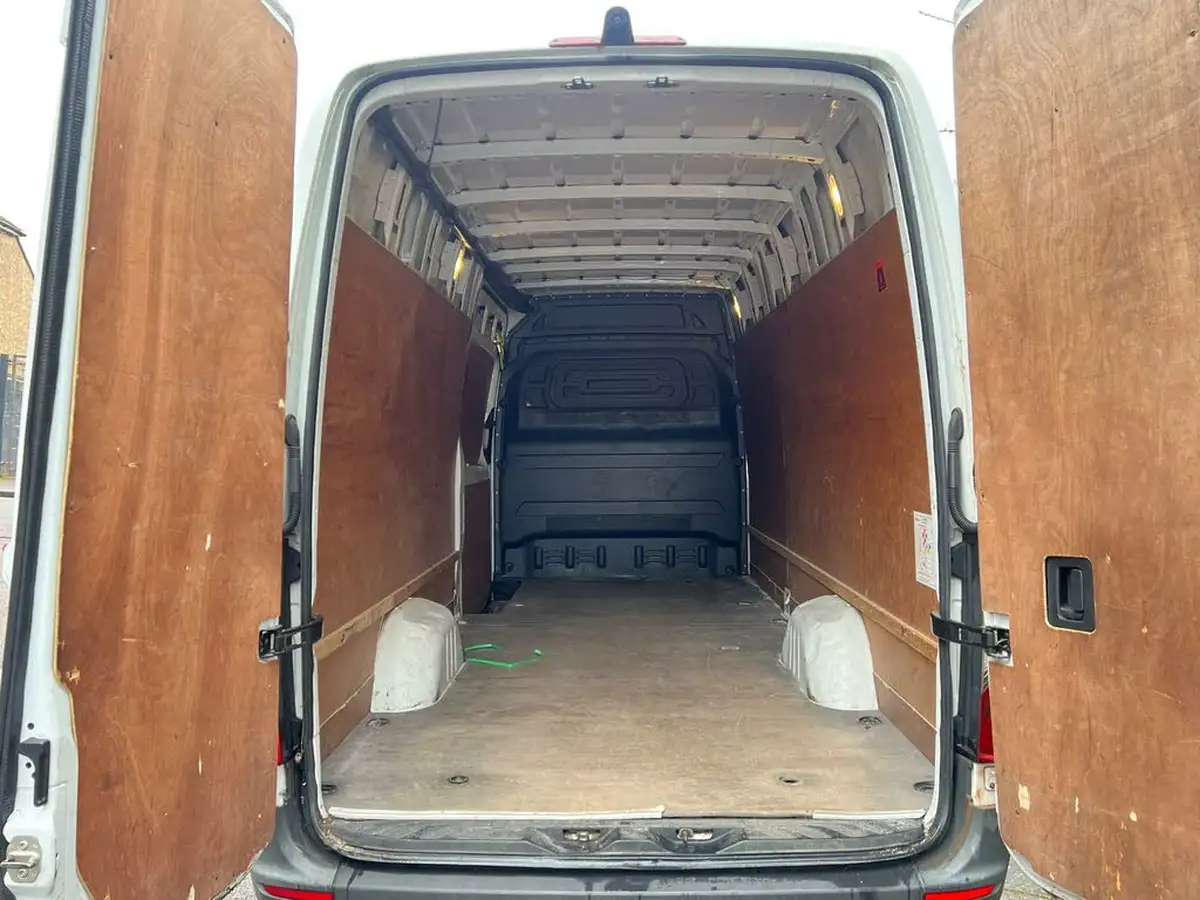 2018-mercedes-benz-sprinter-21cdi-311-l2h1-panel-van-rwd-eco-gear-360-big-43