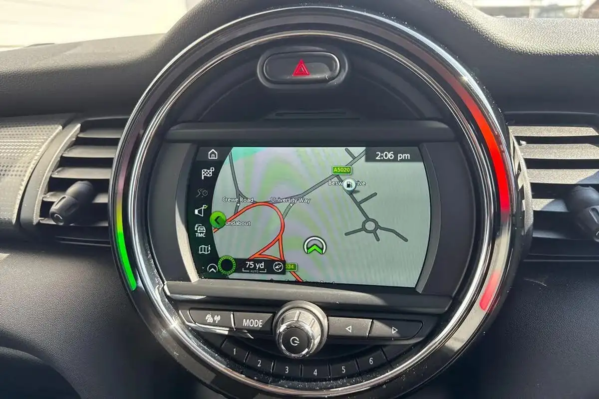 2019-mini-cooper-15-cooper-classic-hatchback-3d-big-10