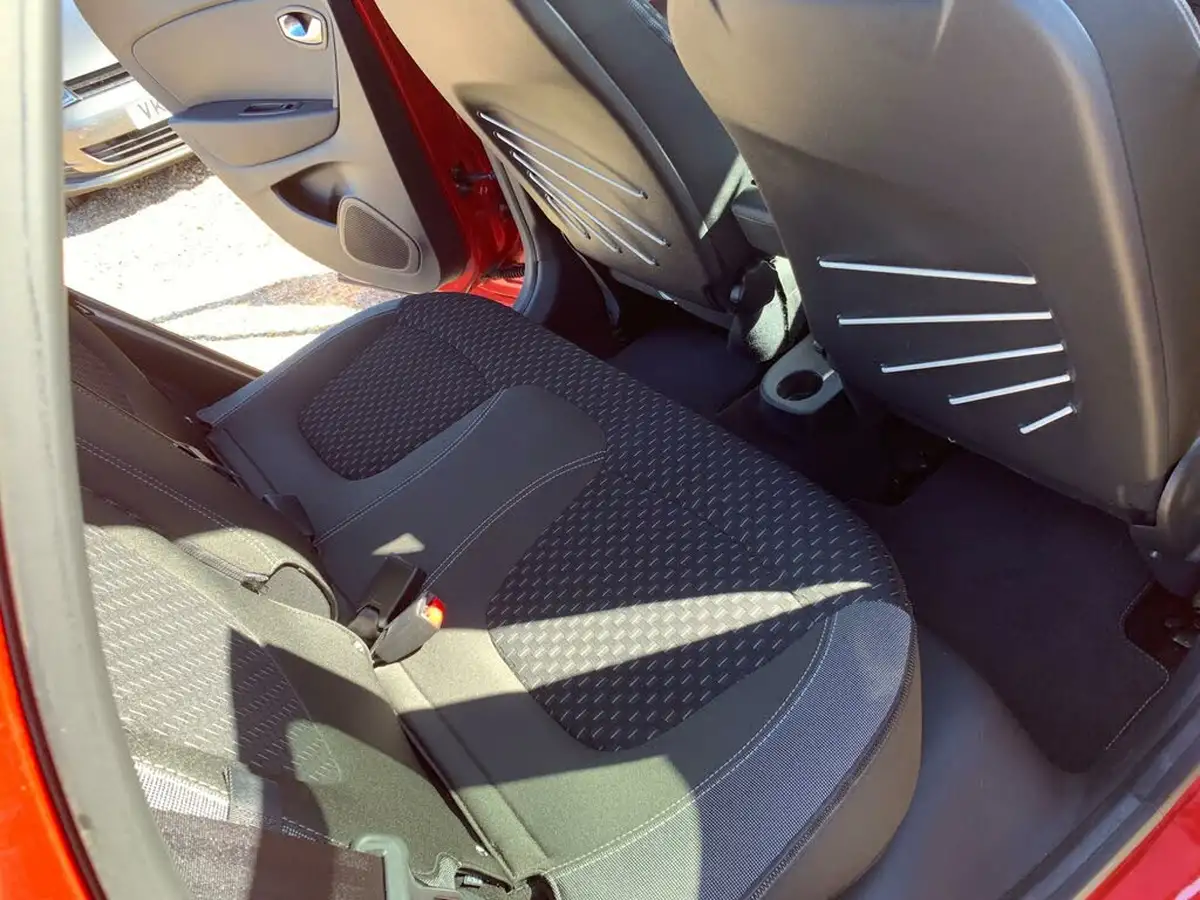 2017-renault-captur-12-dynamique-s-nav-big-41