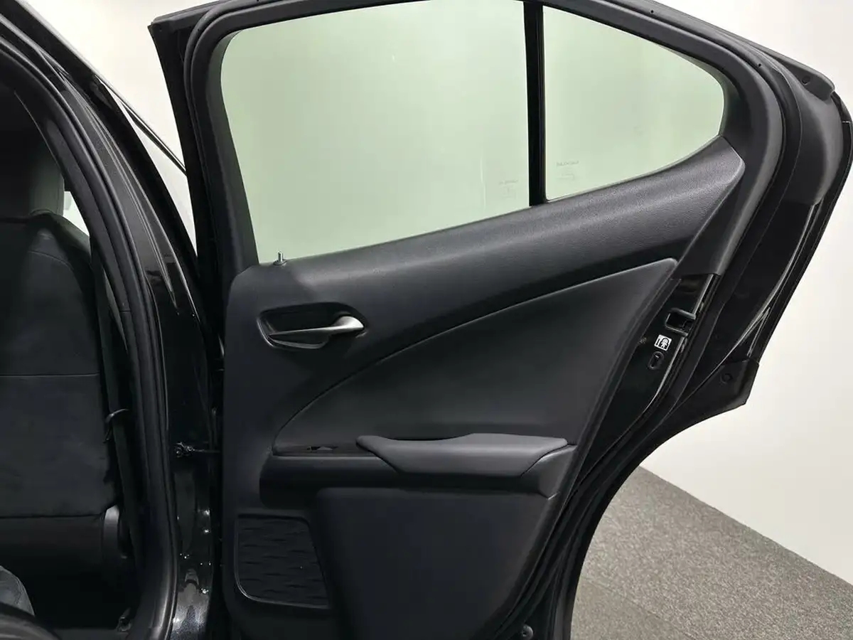 2019-lexus-ux-250h-20-ux-premium-pack-big-45