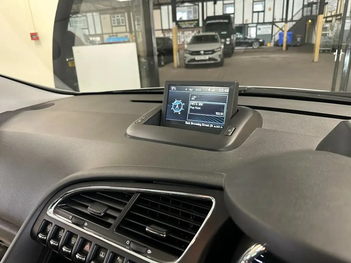 2017-peugeot-3008-crossover-16bluehdi-allure-auto-big-10