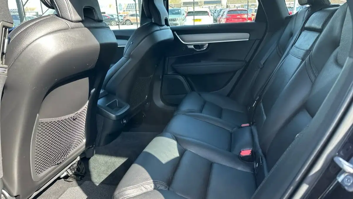 2019-volvo-v90-20-t5-cross-country-big-9