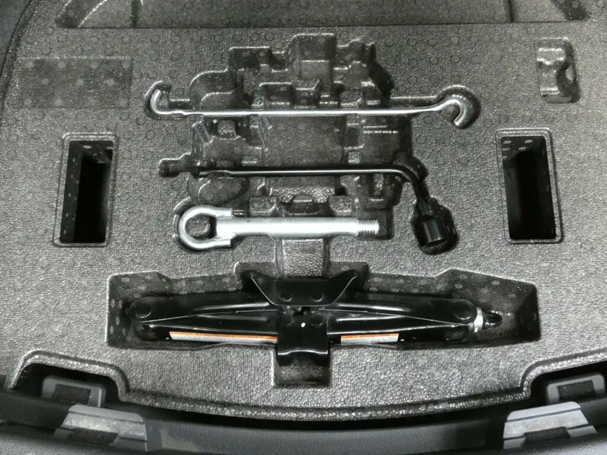 2021-toyota-corolla-20-vvt-i-design-spare-wheel-touring-sports-big-59