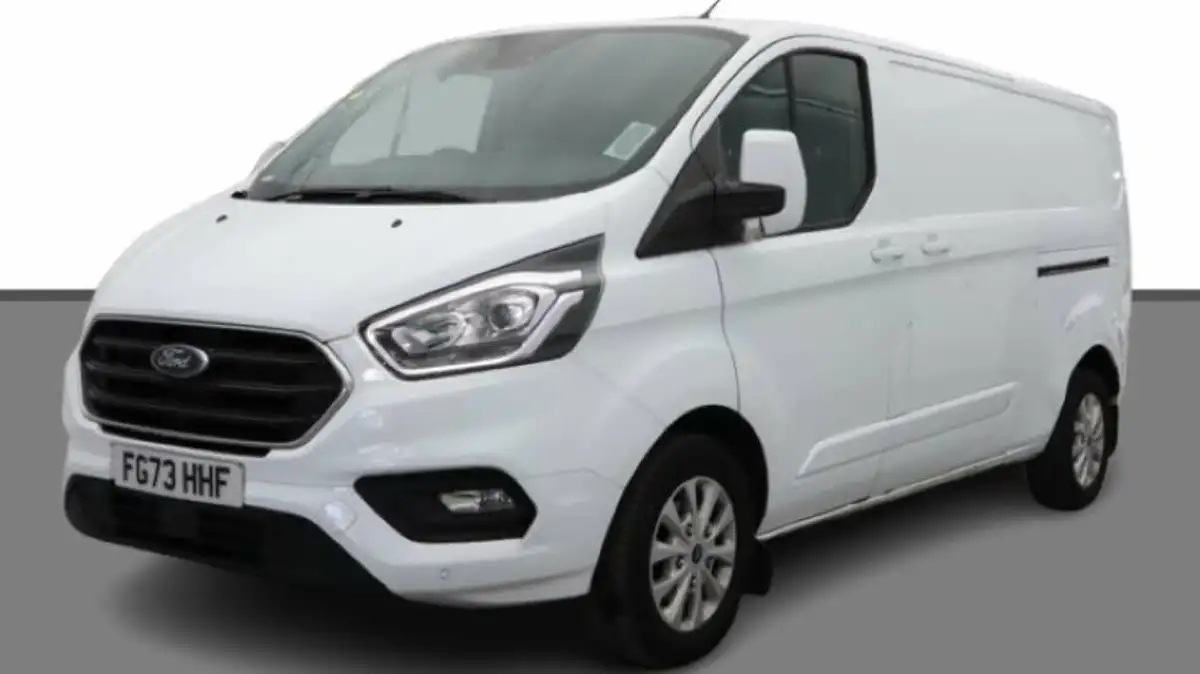 2023-ford-transit-custom-big-1