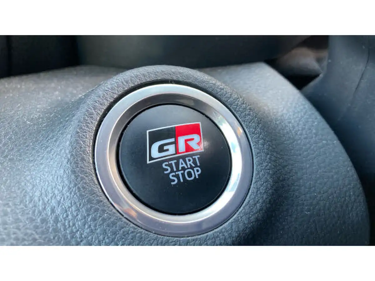 2024-toyota-yaris-15-vvt-i-gr-sport-114bhp-big-36