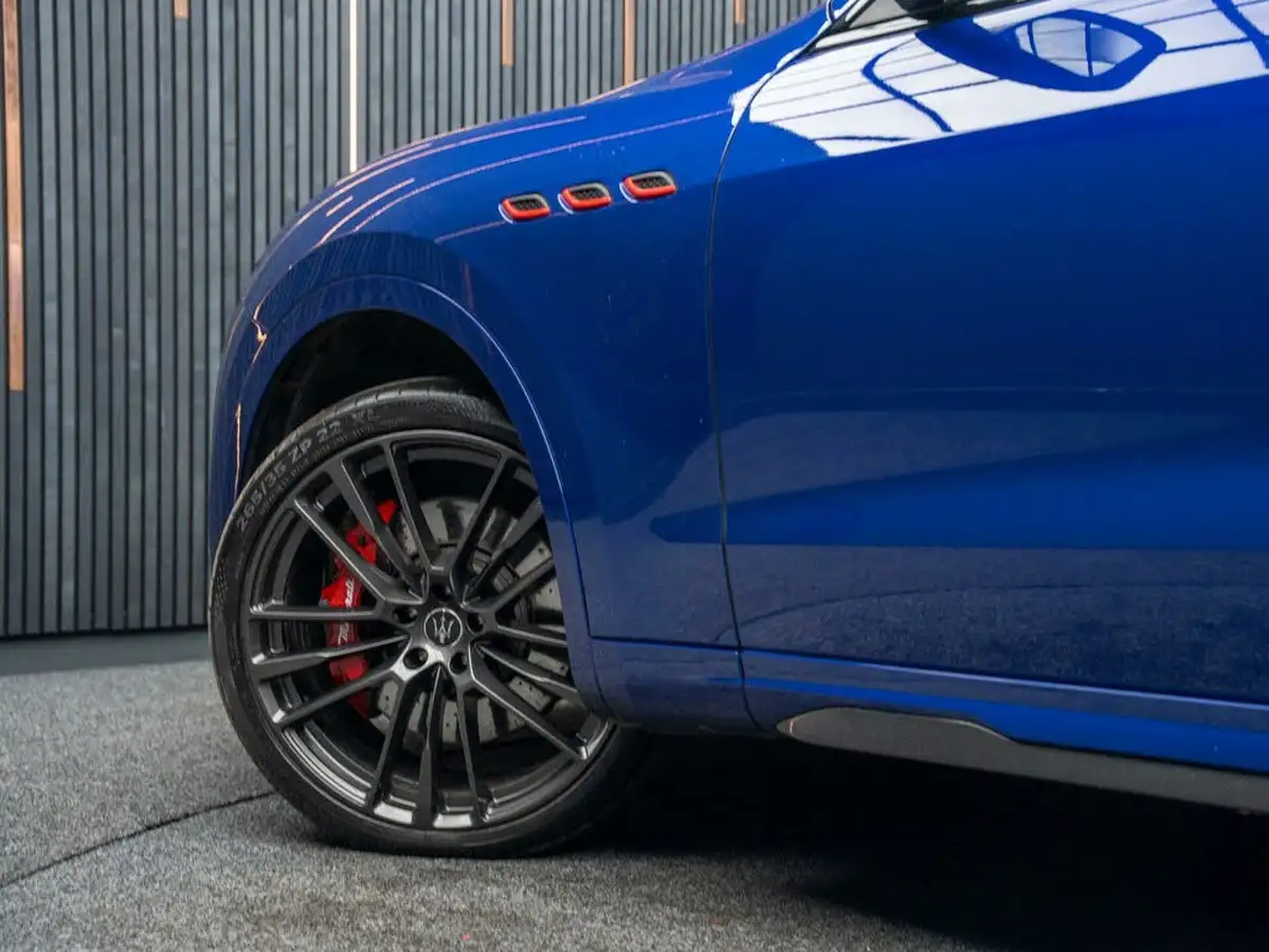2022-maserati-levante-38-trofeo-big-19