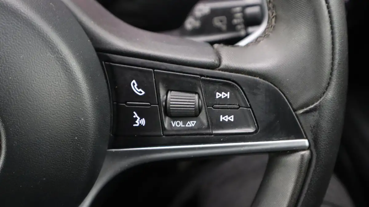 2018-alfa-romeo-stelvio-22td-speciale-207bhp-big-23