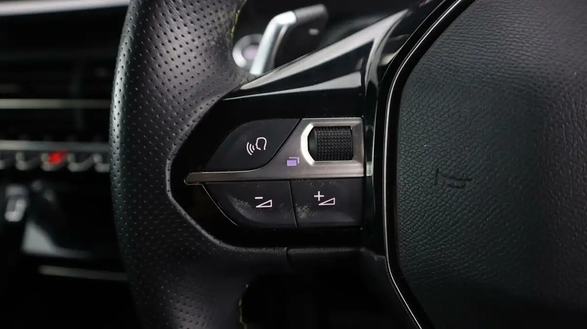 2022-peugeot-2008-suv-12-puretech-gt-premium-130bhp-big-21
