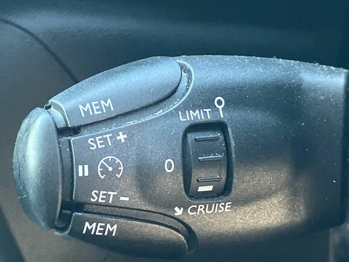 2022-citroen-c5-aircross-15bluehdi-shine-ss-big-39