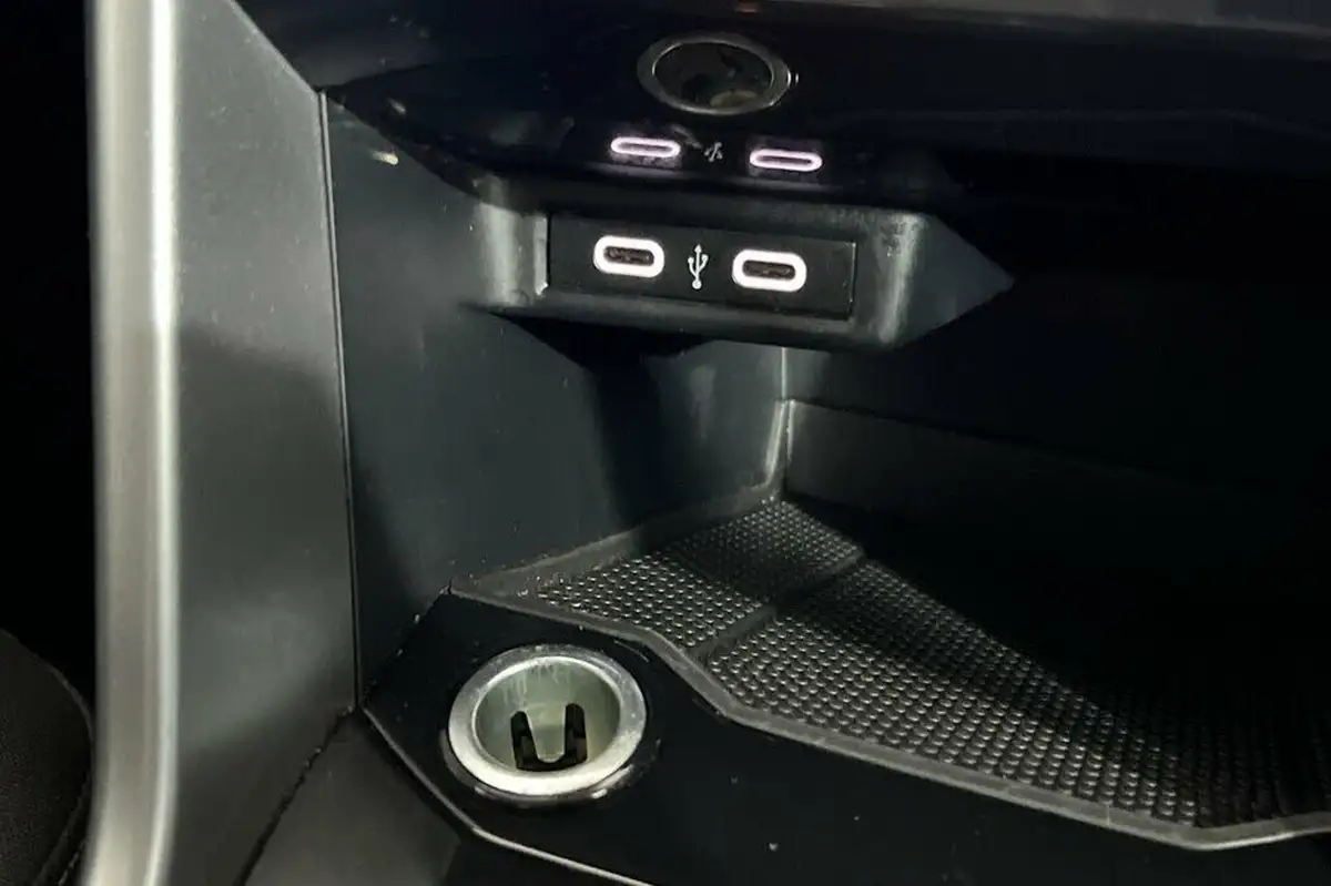 2022-volkswagen-t-roc-10-tsi-life-big-30