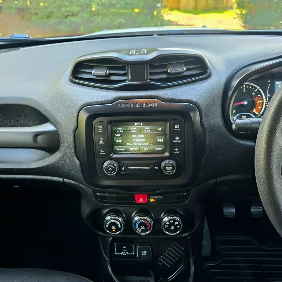 2015-jeep-renegade-16td-sport-big-26