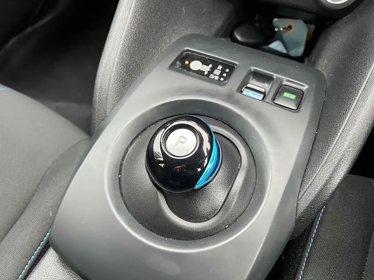 2021-nissan-leaf-e-acenta-big-40