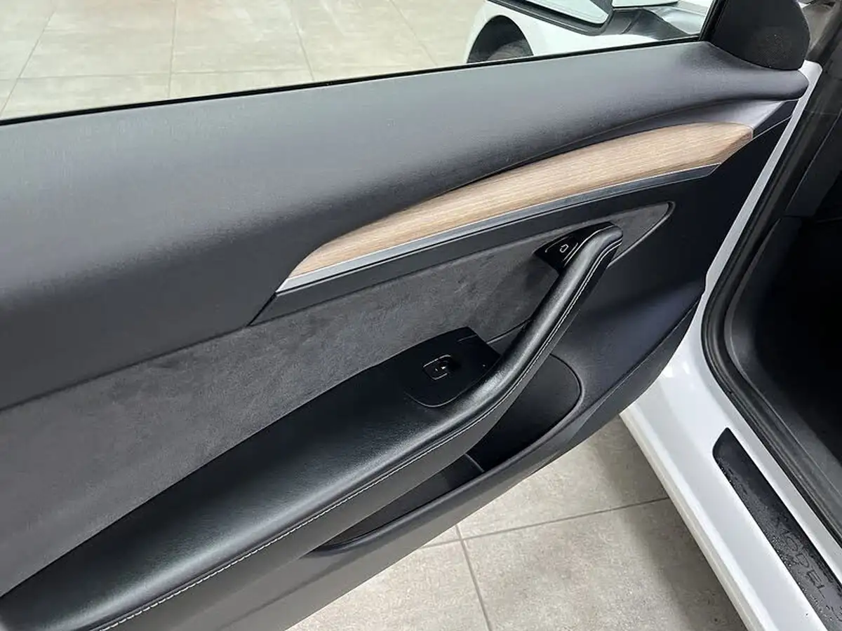 2021-tesla-model-3-e-long-range-awd-big-22