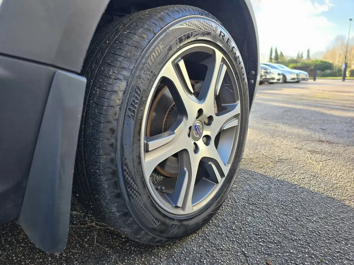 2014-volvo-xc70-30-t6-se-lux-304bhp-awd-big-54
