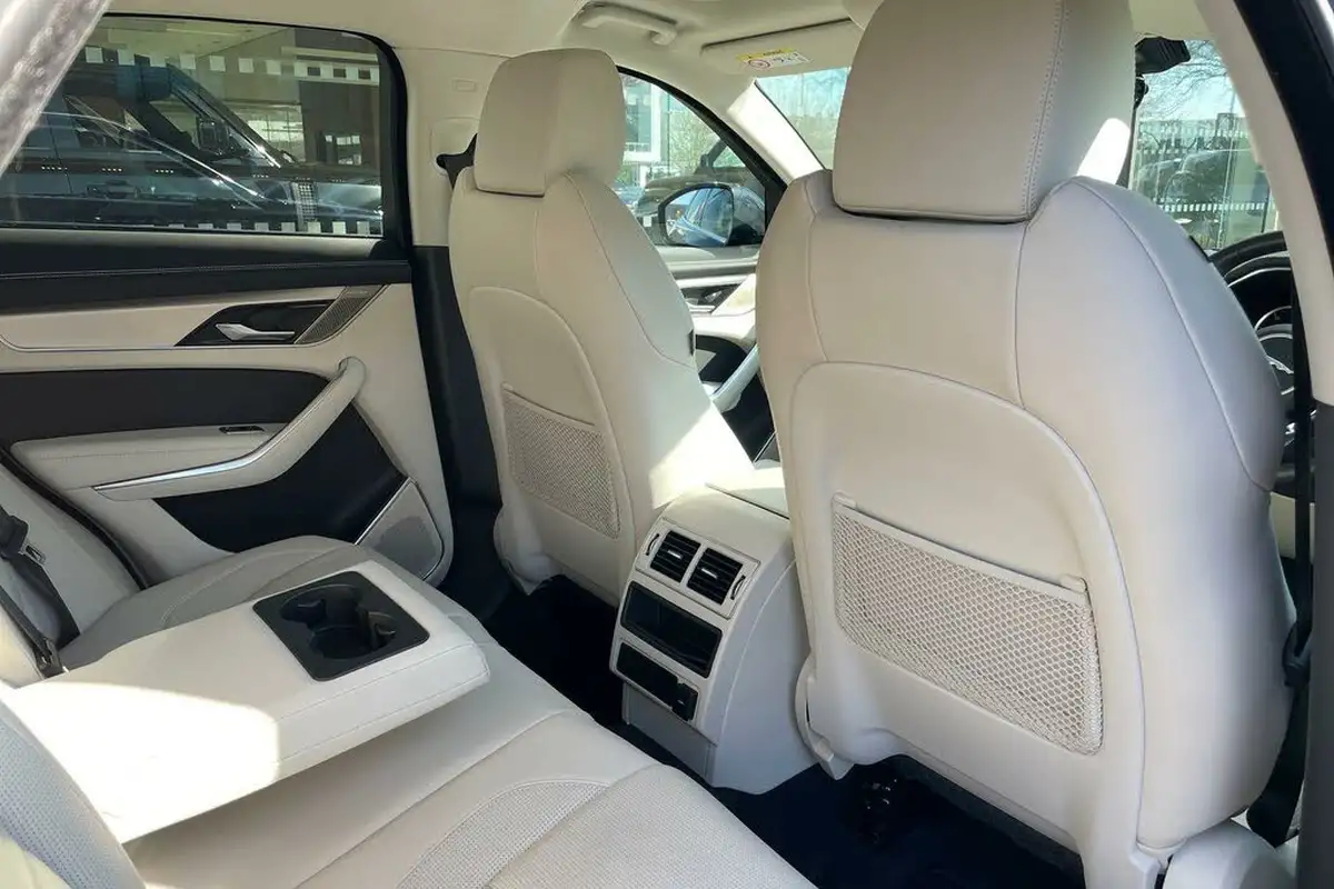 2023-jaguar-f-pace-20-d200-r-dynamic-se-big-27