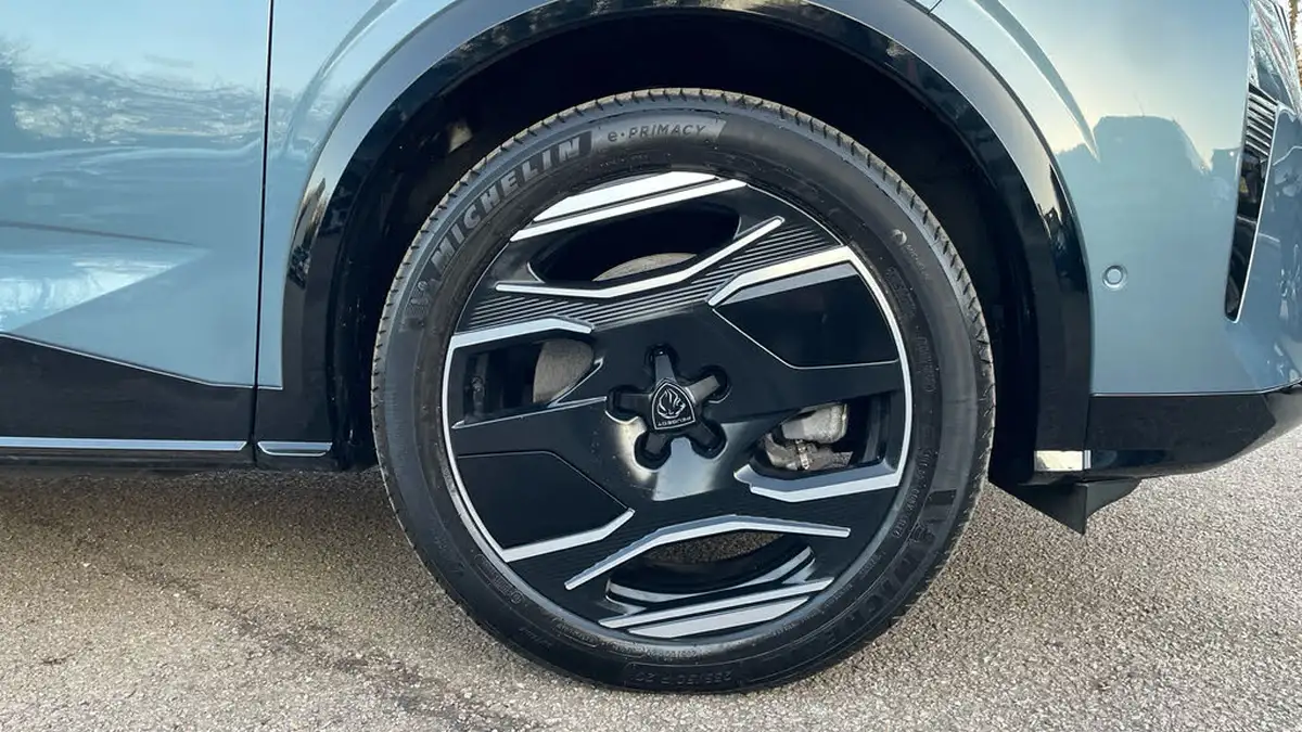 2024-peugeot-5008-suv-e-gt-big-16