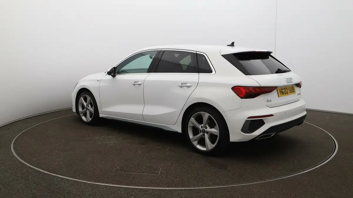2022-audi-a3-15-35-tfsi-s-line-sportback-5d-big-5