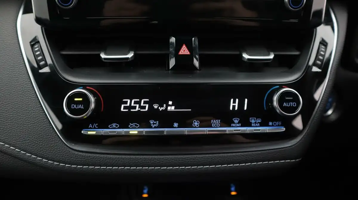 2021-toyota-corolla-18-vvt-i-icon-tech-spare-wheel-hatchback-5d-big-12