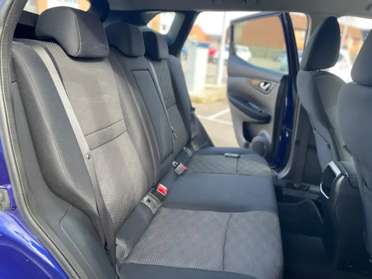 2015-nissan-qashqai-15dci-acenta-big-13