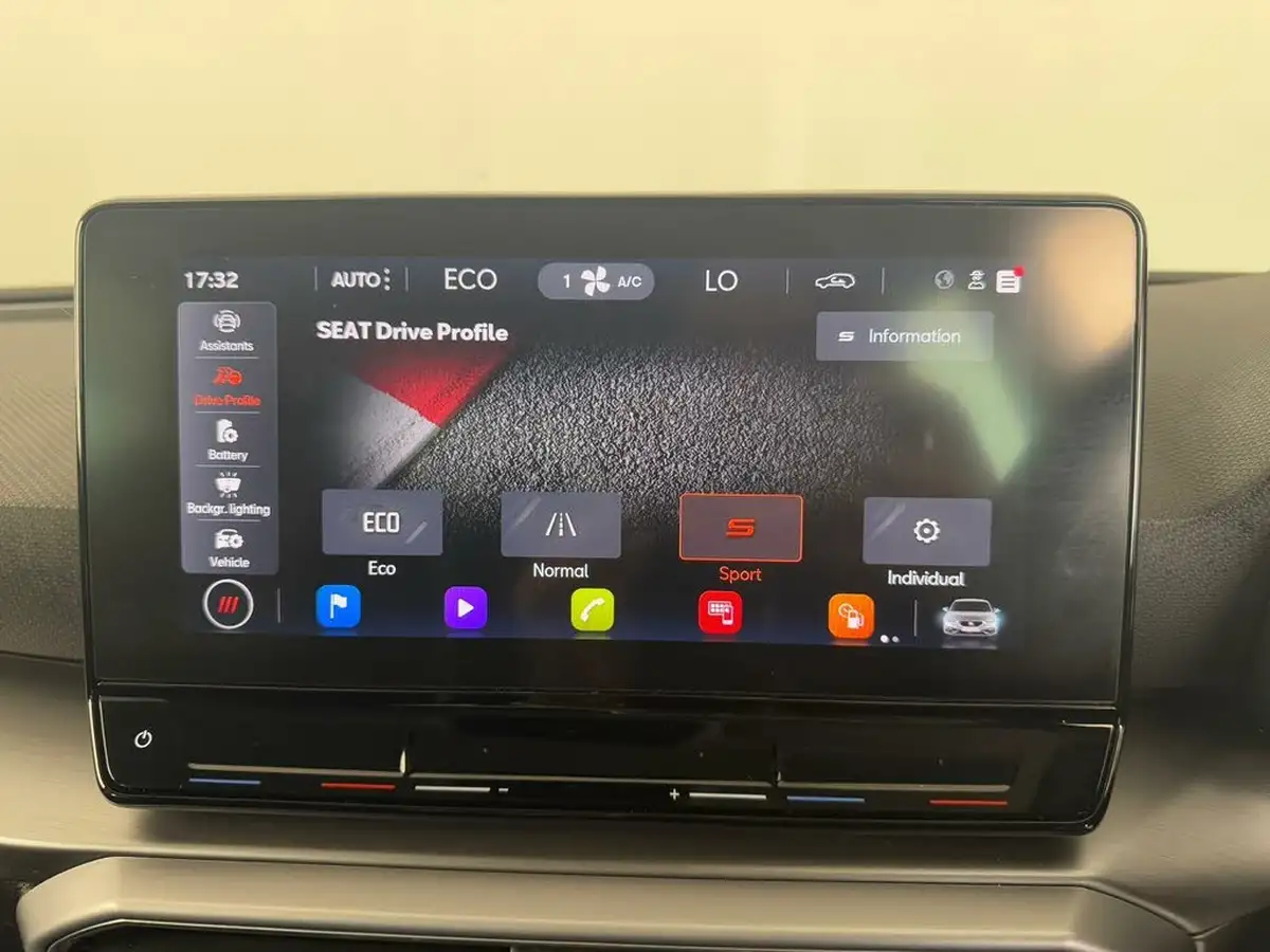 2021-seat-leon-14-e-hybrid-fr-hatchback-big-42