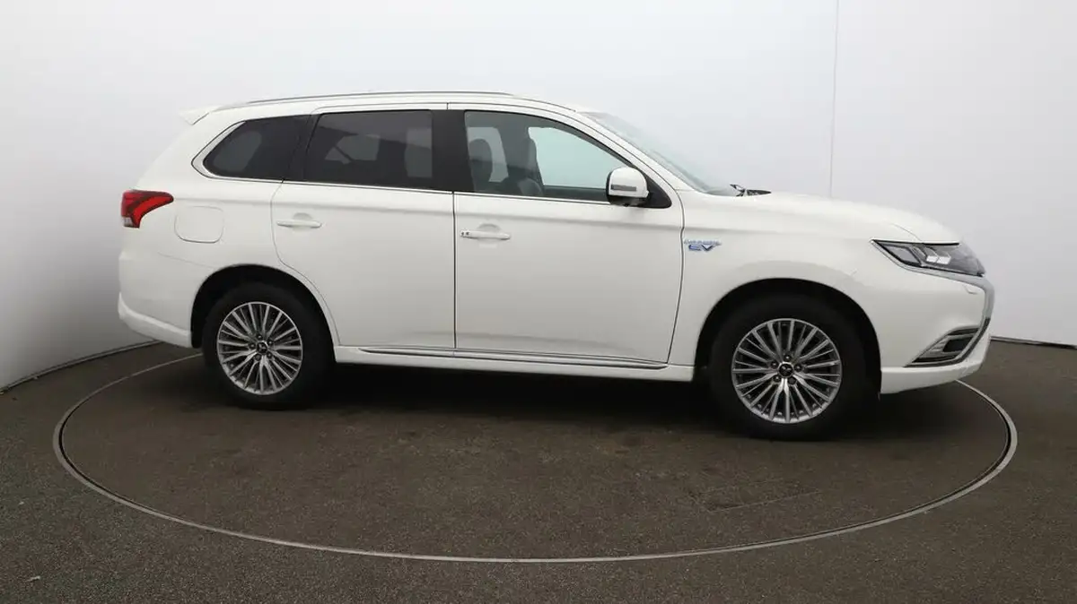 2018-mitsubishi-outlander-24-4h-phev-big-41