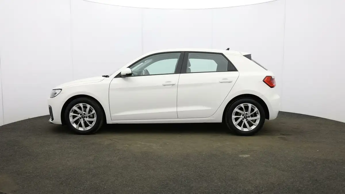 2021-audi-a1-10-30-tfsi-sport-110ps-big-3