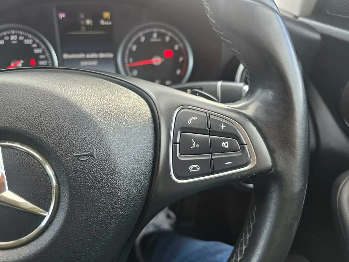 2016-mercedes-benz-c-class-20-c200-se-executive-edition-saloon-4d-auto-big-35