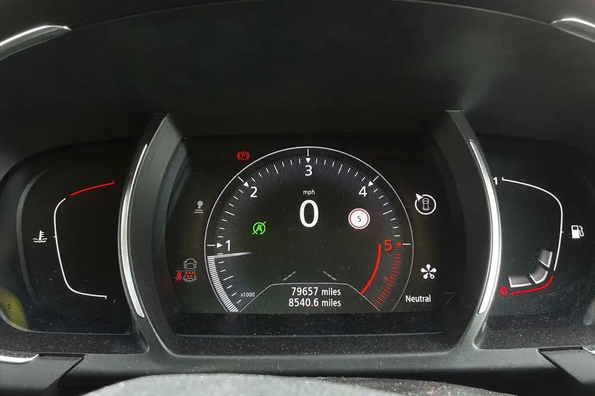 2017-renault-grand-scenic-16dci-dynamique-s-nav-130bhp-big-5